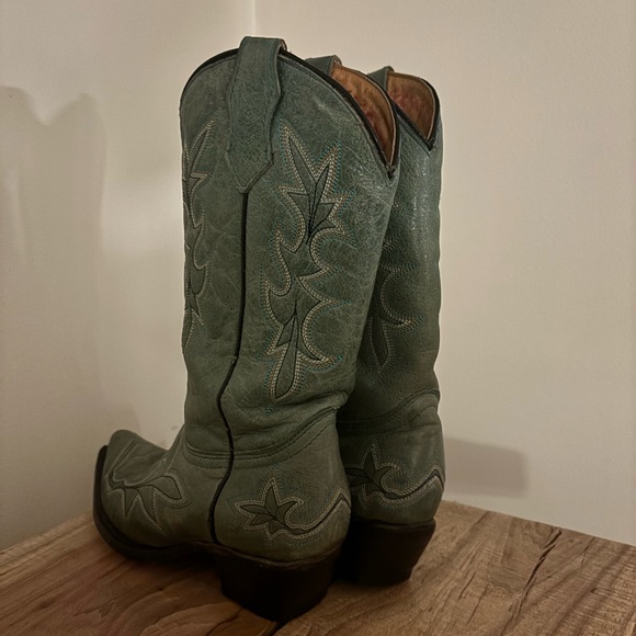 Girls Corral Green Cowboy Boots! - Picture 2 of 7